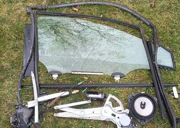 Toyota Corolla Verso 2005 prawy przód szyba zamek uszczelka klamka