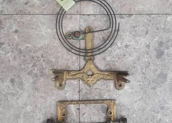 G018 Gong sanki mocowanie mechanizmu starego zegara