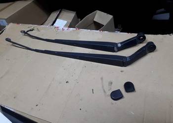 Ramiona wycieraczek przód Avensis T25