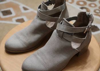 Damskie buty (botki) firmy LASOCKI rozm. 38