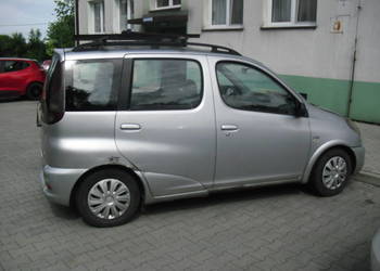 TOYOTA YARIS VERSO - 1,4 Diesel  D4D  -  2002r.  -  Na części