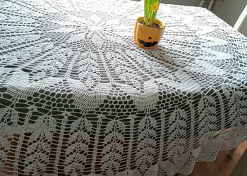 Obrus szydełkowy śnieżnobiały