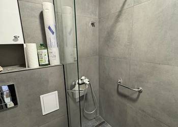 Ścianka prysznicowa boczna szklana 60 cm – szkło 8 mm, profile aluminiowe