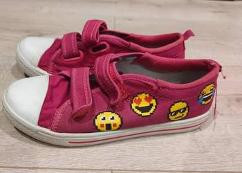 Buty z uśmieszkami