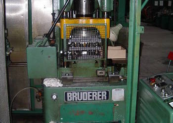 Prasa automatyczna  BRUDERER BSTA 30