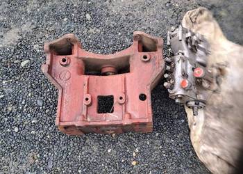 Ursus c 360 pompa wtryskowa wspornik osi nowy prl