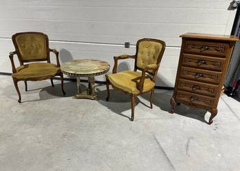 Ładne stylowe fotele ludwikowskie