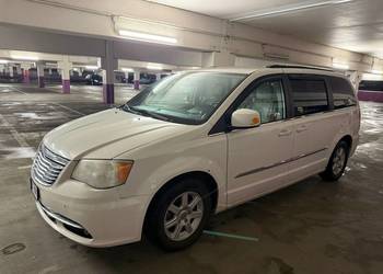 Chrysler Town & Country • 2013 r. • 3.6 • Automat • 7 osob, OC i PT ważne