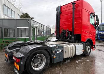 Ciagnik Volvo FH z sprezarka kompressorem
