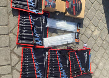 Zestaw NOWYCH narzędzi 125 tarcz do cięcia stali, 5 zestawów kluczy płasko…