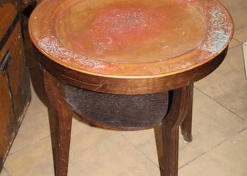 Duża popielniczka w formie stolika nr 722