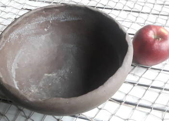 Misa ceramiczna ręcznie wykonana.