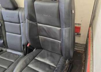 FOTELE WENTYLOWANE JEEP WK 2 GRAND CHEROKEE Z MONITORAMI DVD