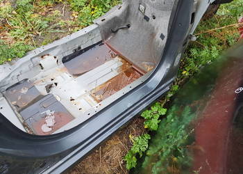 KIA VENGA LIFT 2019 PROG PRAWY SLUPEK PRAWY SRODKOWY