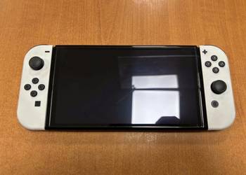 Nintendo Switch OLED White Biały + Zestaw Akcesoriów Case Kierownice