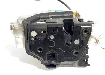ZAMEK DRZWI LEWY PRZÓD AUDI A4 B9 Kombi 8X1837015C