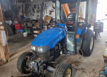 traktor sadowniczy 4x4 new holland tc 27 tuz wom