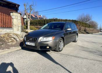 Volvo V70 2.0 benzyna MOMENTUM, model 2009