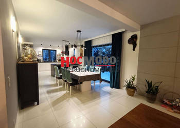 Nowoczesny dom z niezależnym lokalem użytkowym