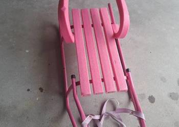 Sanki dziecięce z oparciem i popychaczem, różowe, pianka, metalowe