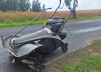 Szczotka do zamiatania z napedem silnik honda