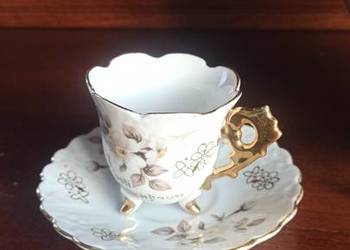 Filiżanka do espresso. Syg. Tasco China.. Na 3 złotych nóżka