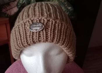 Nowa czapka z wełny merino. Uniwersalna
