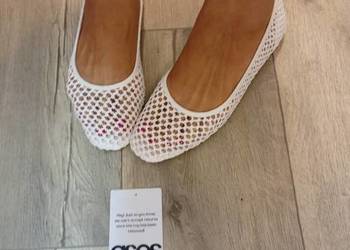 (39) ASOS Design/ Białe, siateczkowe baleriny wieczorowe z Londynu, Nowe