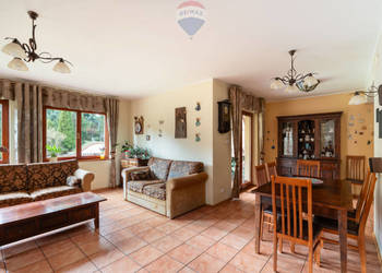 Klimatyczny dom + odrębne mieszkanie, duża działka