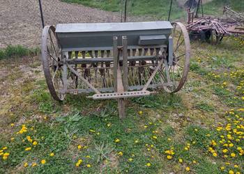 Siewnik zbożowy 15: lejkowy