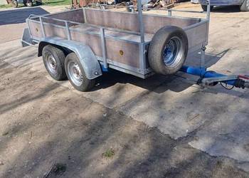 Przyczepa samochodowa