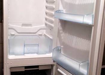 Lodówka BEKO CSA 31000 / na części