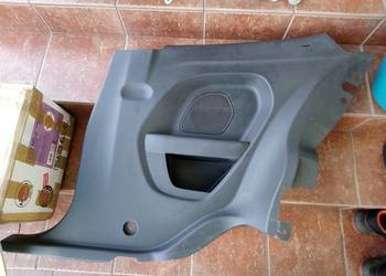 Boczek tylny prawy Ford Fiesta MK7 2D