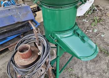 Bąk Przesiewacz z silnikiem Bąk Przesiewacz z silnikiem