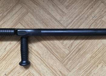 Sprzedam pałkę tonfa policyjną ESP 23" mało co używana tanio antypoślizgowa