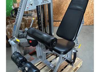 Maszyna siłowa na mięśnie nóg Seated Leg Curl Nautilus Nitro