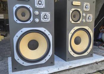 Unikatowe kolumny Beston B-200