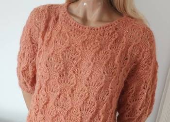 Sweterek ręcznie robiony na drutach