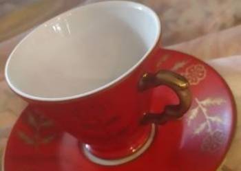Wiekowa ręcznie zdobiona filiżanka porcelana czerwień złoto