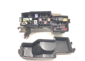 SKRZYNKA BEZPIECZNIKÓW TOYOTA AYGO II 821110HY90B Hatchback 1.0 72KM