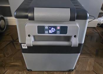 Lodówka/zamrażarka turystyczna 45L VEVOR 12/24V DC 110-240V AC