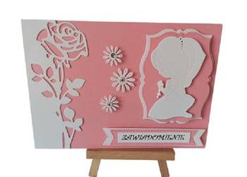 ZAWIADOMIENIA KOMUNIA DZIEWCZYNKA KLĘCZĄCA RÓŻA C6 RÓŻ - BIEL ZAWIADOMIENIA KOMUNIA DZIEWCZYNKA KLĘCZĄCA RÓŻA C6 RÓŻ - BIEL