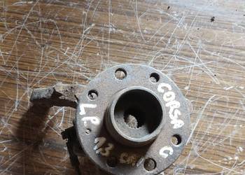 OPEL CORSA C 1,3CDTI piasta zwrotnica lewa