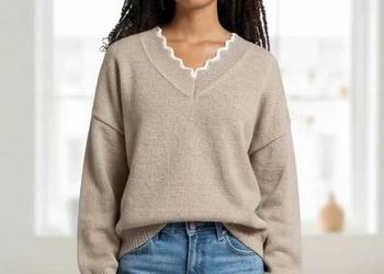 Sweter cappuccino z kokardą na plecach - dekolt V, grubszy, biust 155 cm
