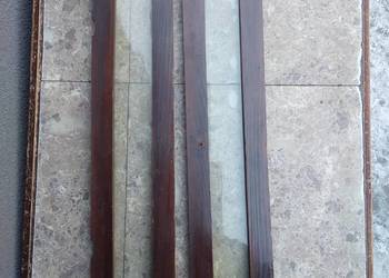 Boki boczne ściany oszklone skrzyni obudowy starego zegara ściennego