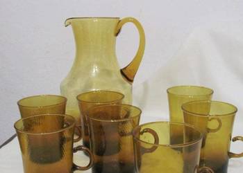 szklanki i dzbanek z PRL-u miodowy zestaw 7+1 szklanki i dzbanek z PRL-u miodowy zestaw 7+1