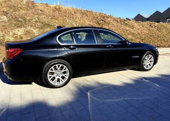Ładne alufelgi 18 cali do BMW z oponami zimowymi