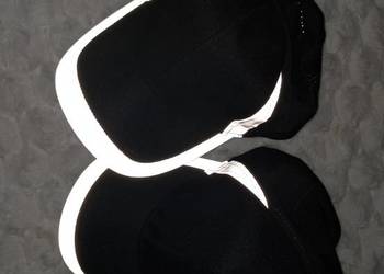 Czapki robocze z odblaskowym daszkiem