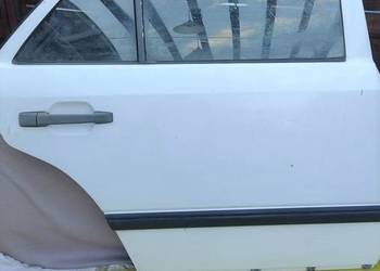 Meredes W201 190 drzwi prawy tył białe