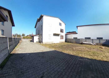 Przestronny dom 8 pokoi z ogródkiem w mieście